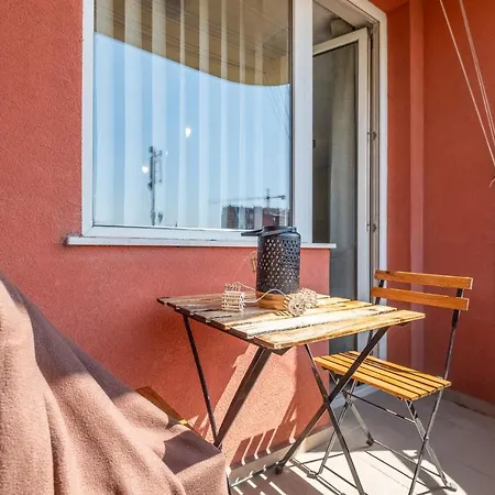 Deja Vu, Cozy & Quiet 1 Bdr Fast Wi-fi Апартамент *